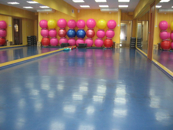 Спортивное покрытие в помещении фитнес-центра в БЦ «Дипломат»